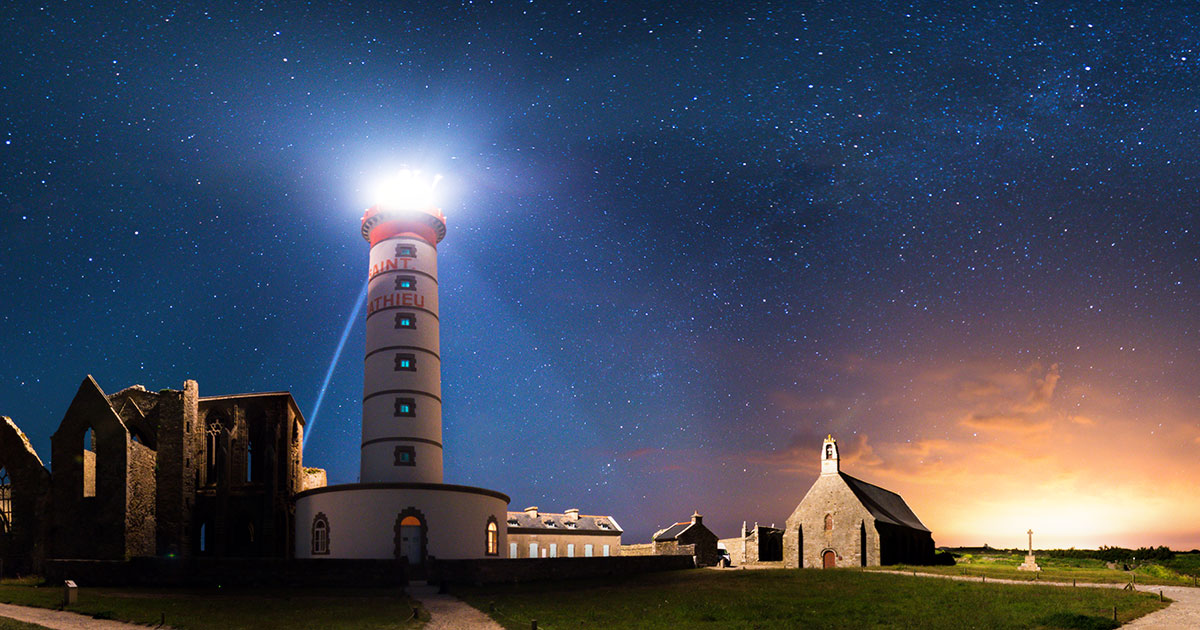 Pointe Saint Mathieu - Мыс Сен-Мэтью, Бретань, Франция. Достопримечательности, монастырь сен-мэтью, фотографии, описания, достопримечательности Бретани, путеводитель по Бретани, Bretagne France sights travel guide photos descriprion what to see location on map best places