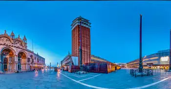 La Place Saint Marc - Piazza di San Marco