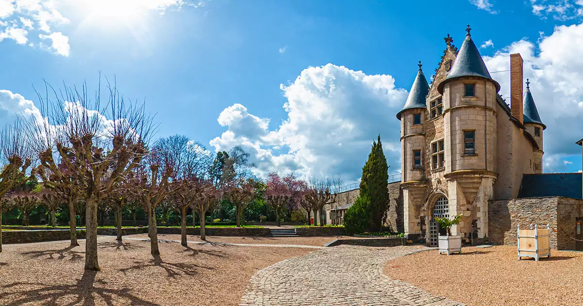 La cour du château